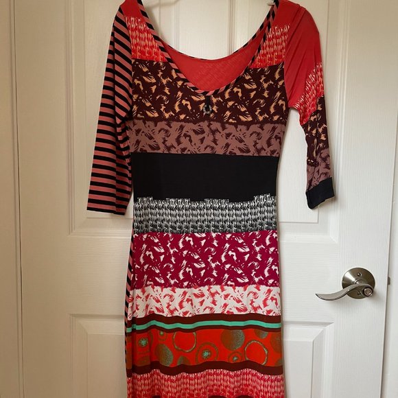 Save the Queen Multi-Color Dress - Picture 2 of 4